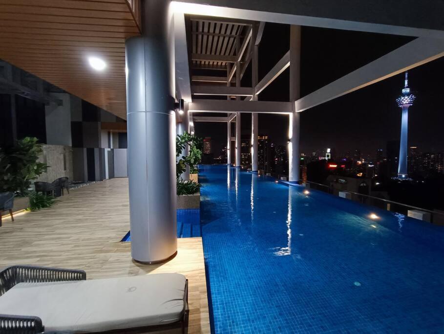 Cl 93b Balcony Klcc View Pangsapuri *