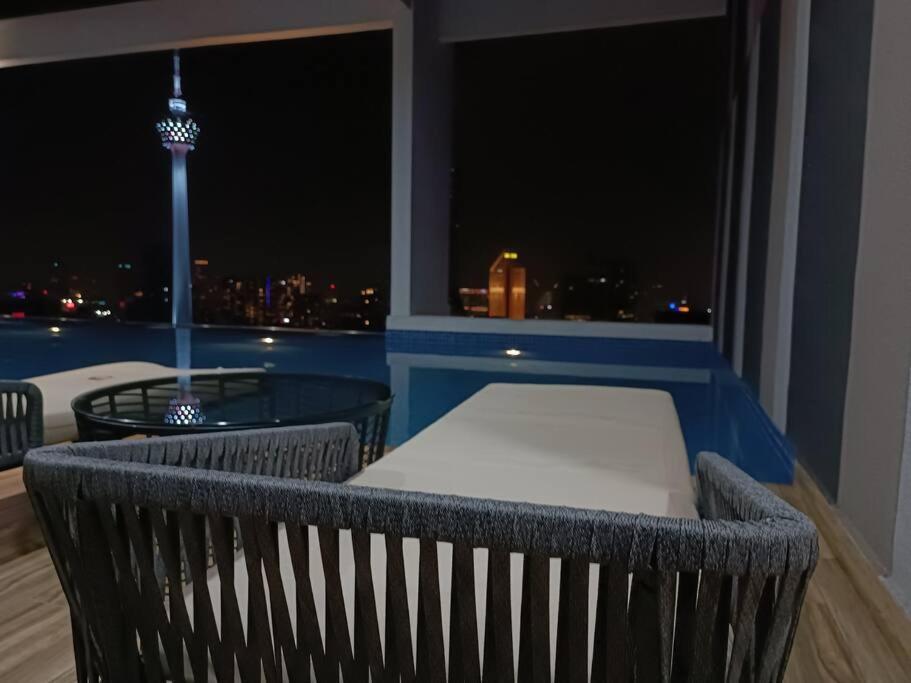 Cl 93b Balcony Klcc View Pangsapuri Kuala Lumpur
